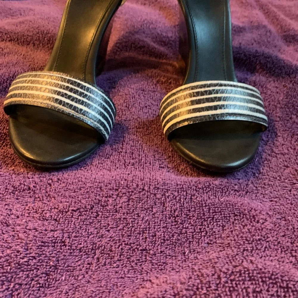 Tory Burch Navy Blue/Ivory Ankle Wedge Sandals sz 9 M